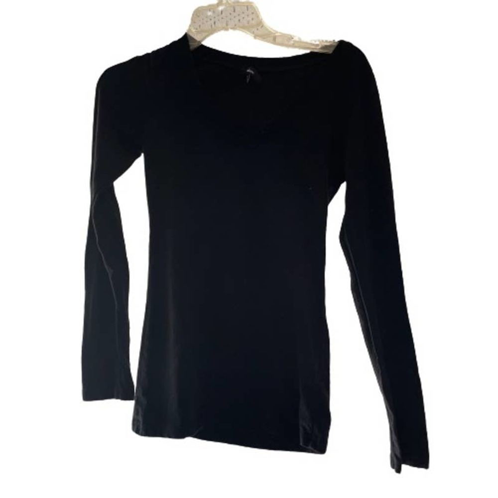 Ambiance Women’s Medium V-Neck Black Long Sleeve Top